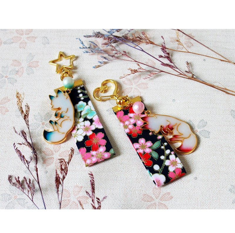 【Key Ring/Charm】Fox's Secret - Keychains - Resin Multicolor