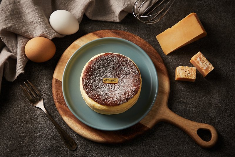【チーズデューク】クラシックまろやかバスクチーズケーキ 4インチ - ケーキ・デザート - その他の素材 透明