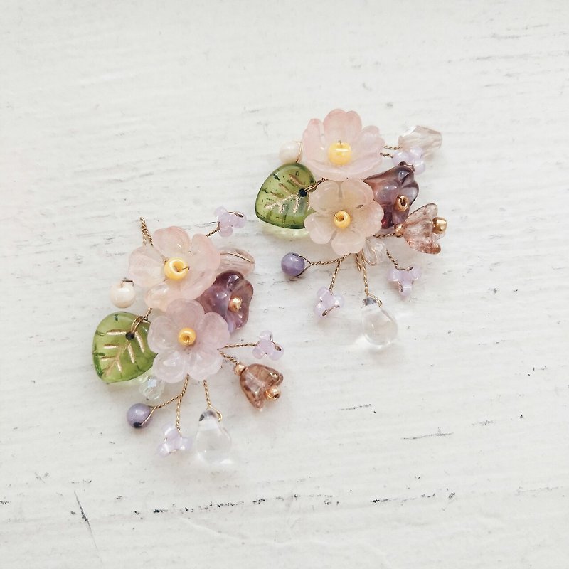momolico peach lico sweet small bouquet earrings (pink) - ต่างหู - วัสดุอื่นๆ สึชมพู