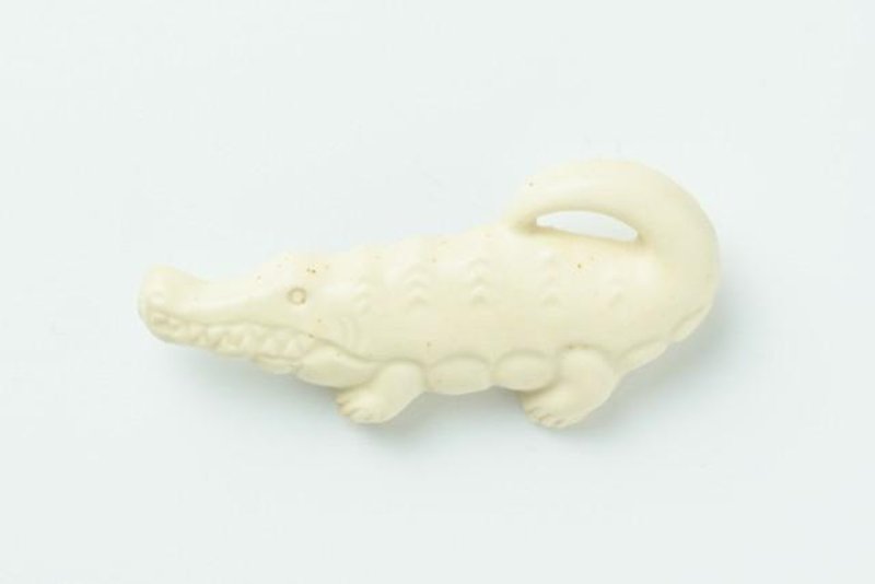 Pottery brooch crocodile - เข็มกลัด - ดินเผา สีนำ้ตาล