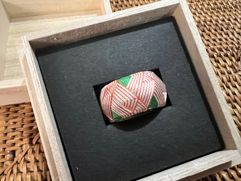 Traditional Craft Kaga Yubinuki RENZAN - เย็บปัก/ถักทอ/ใยขนแกะ - ผ้าไหม หลากหลายสี