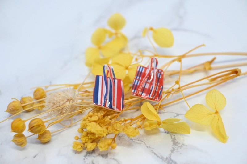 紅白藍膠袋耳環 - 耳環/耳夾 - 塑膠 