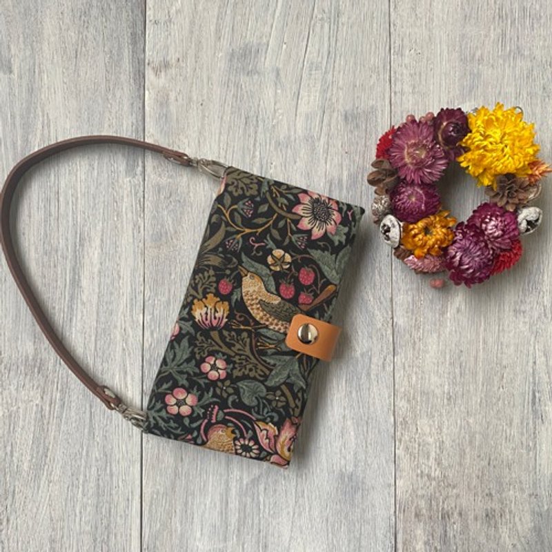 Smartphone case that can be used like a bag (Strawberry Thief William Morris) - อื่นๆ - ผ้าฝ้าย/ผ้าลินิน 