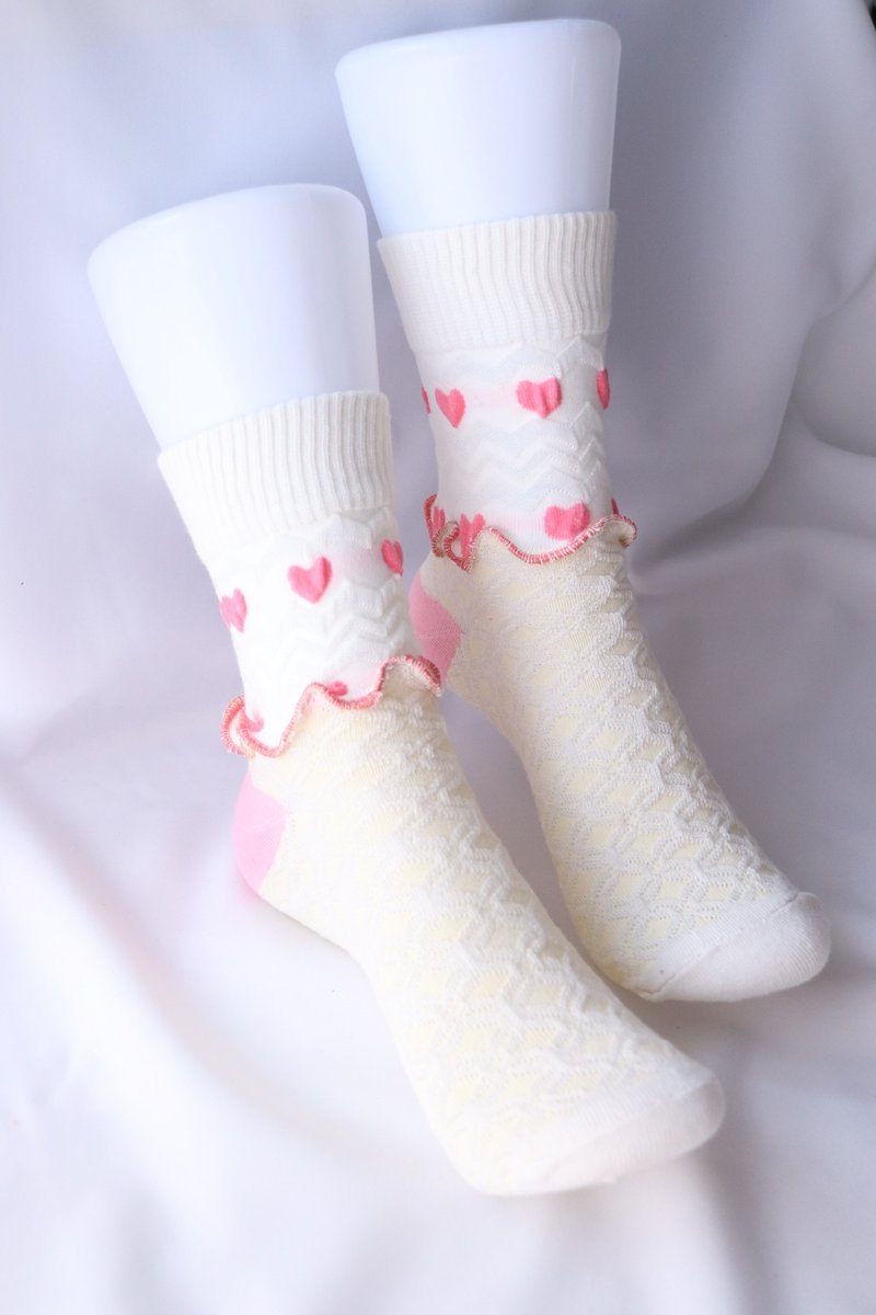 Pink x White Heart Colorful Mellow Socks Flashy Socks Unique Size 22.5-25 Women's Socks - ถุงเท้า - วัสดุอื่นๆ สึชมพู