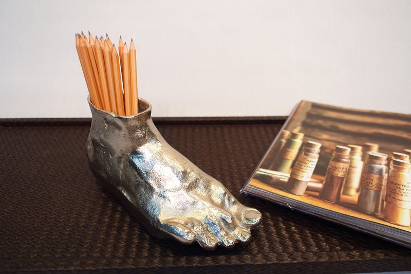 Silver Thousand Mile Foot Shaped Pen Holder / Home Decor / Decoration / Home Decoration / Gift / New Home Completion / Promotion - Items for Display - Other Metals Silver