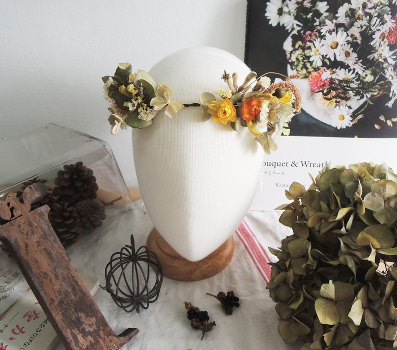 微甜‧圈 手作 森林女孩 古典藍繡球 金黃麥桿菊 澳洲袋鼠花 法國小白玫 重瓣繡球 魔鬼藤 乾燥花 花冠兒 花環 婚攝 道具 孕婦寫真 台南東區自取 - 髮夾/髮圈 - 植物．花 藍色