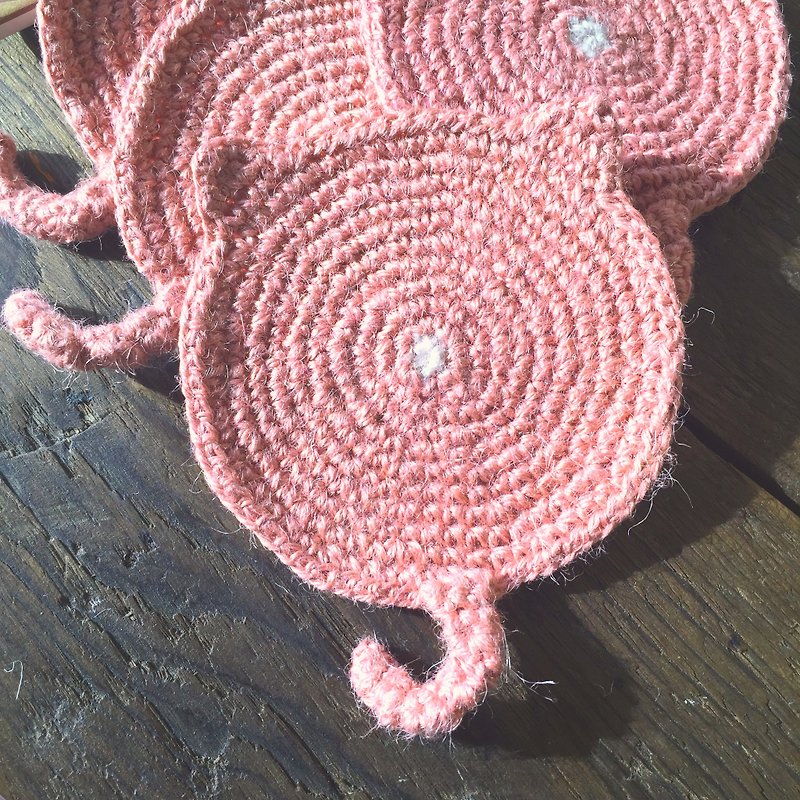 找回最初的感動編織貓咪背影杯墊  粉色單片 - 杯墊 - 棉．麻 粉紅色