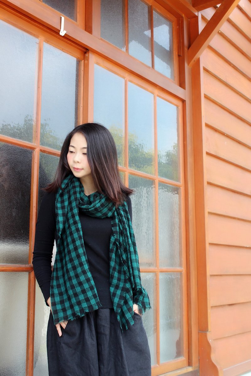 Black and green grid wrinkled wool scarf - Knit Scarves & Wraps - Wool Green