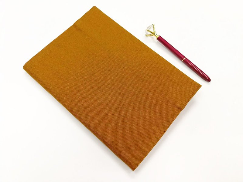素面布書衣(32開A5)土黃色 - 書衣/書套 - 棉．麻 