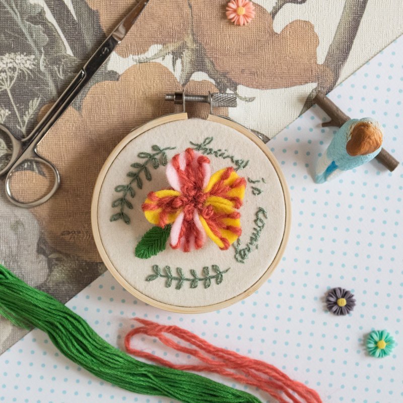 【新年禮物】夏威夷立體小花　手作刺繡框 - 擺飾/家飾品 - 棉．麻 多色