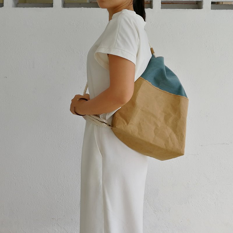 [Washed kraft paper X canvas] cotton rope shoulder Messenger bag * vintage blue - กระเป๋าหูรูด - กระดาษ 