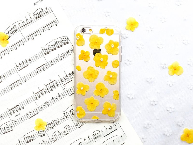 满满 黄 绣球花 • Hydrangea Handpressed Flower Phone Case - เคส/ซองมือถือ - พืช/ดอกไม้ สีเหลือง