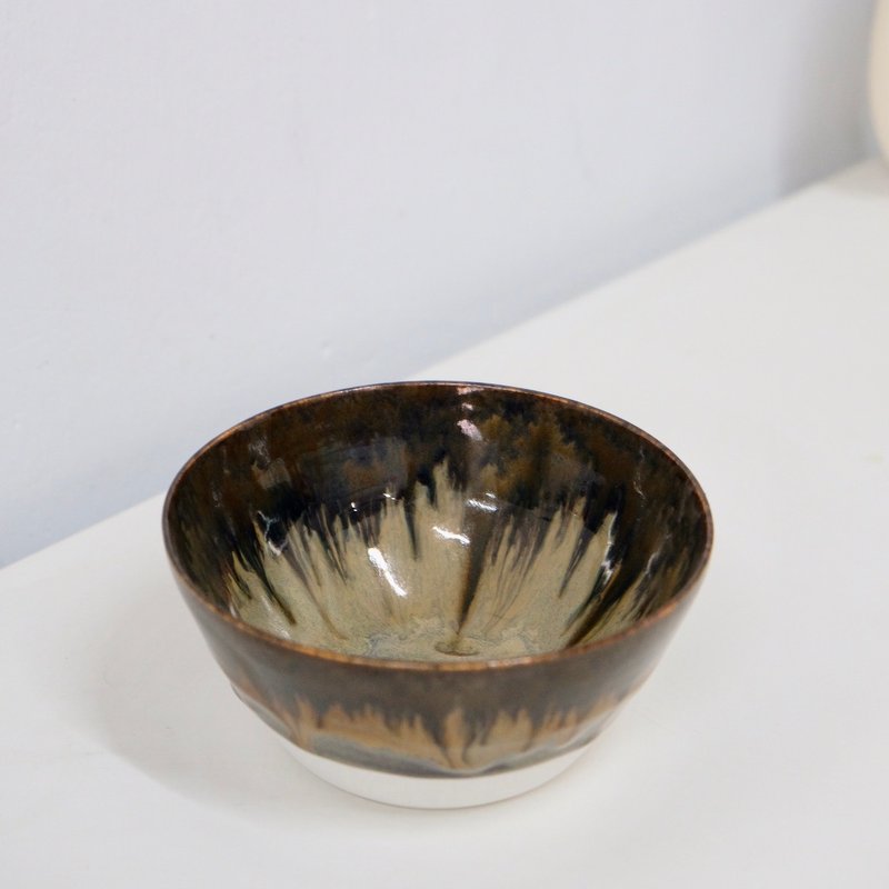 Rusty glazed bowl - ถ้วยชาม - เครื่องลายคราม สีนำ้ตาล