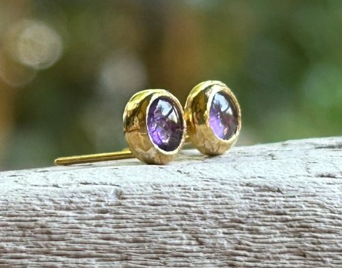 K24 Pure Gold Hammered Swirl Stud ◇鎚目のついた純金の渦巻き