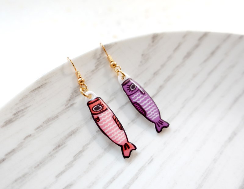 Xiaotong Painting Collection-Six Choices of Colorful Carp Streamer-Ear Hook and Clip-On - ต่างหู - เรซิน หลากหลายสี