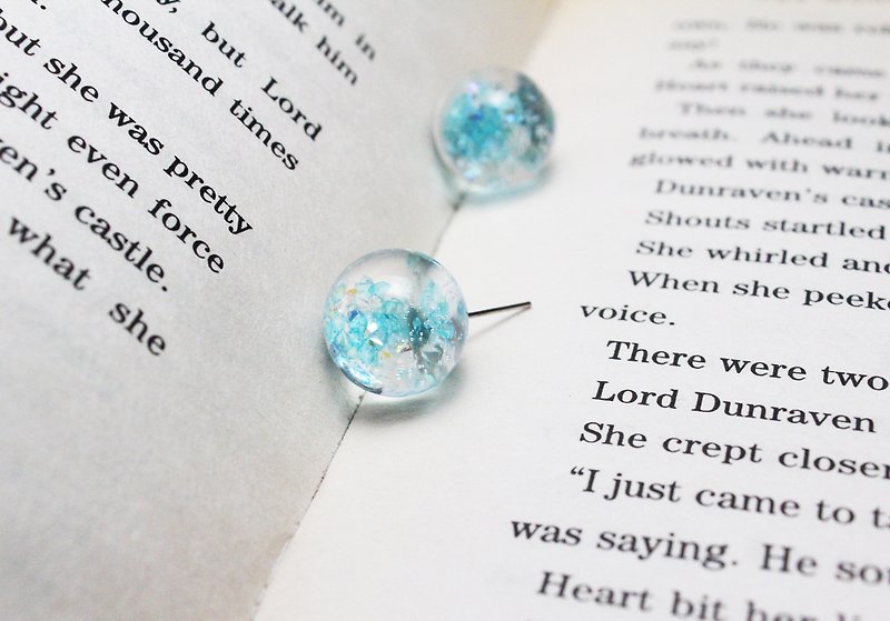 玻璃球滴膠耳環-魚水微光 - 耳環/耳夾 - 玻璃 藍色