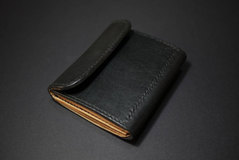 (Custom Order - Additional rear pocket) Single Clasp Hand-stitched Short Wallet - กระเป๋าสตางค์ - หนังแท้ สีดำ