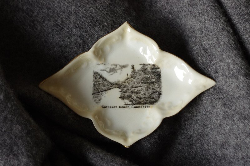 老雜貨老又好古董珠寶 Vintage 超級美英國老瓷盤 W163 - 其他 - 其他金屬 金色