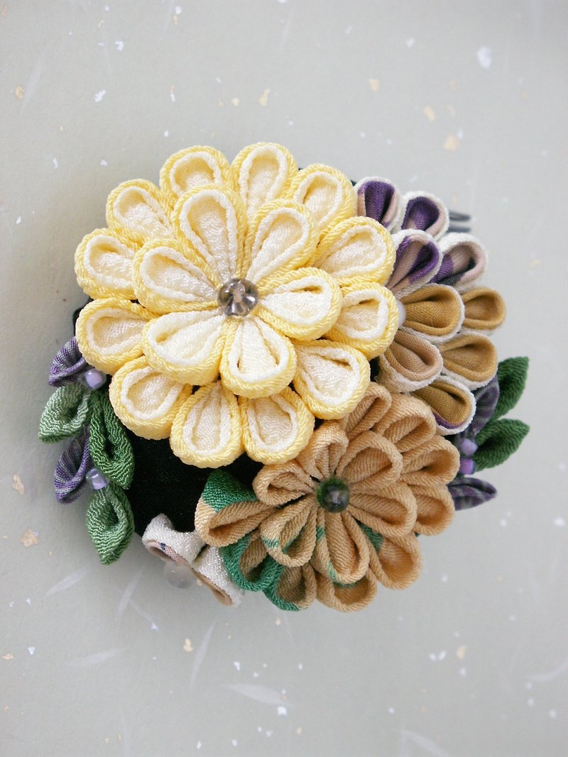 [New color] Kimami crisp and stylish hair decorations made from old cloth [yellow / brown] - Hair Accessories - Silk Yellow