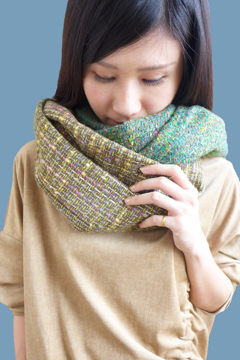 冬天好朋友-麻花捲毛料造型拼接圍巾 - 絲巾 - 羊毛 多色