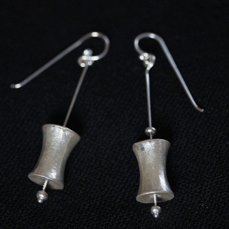 Bobbin shape silver pieces hook earrings in handmade silver (E0123) - Earrings & Clip-ons - Silver Silver
