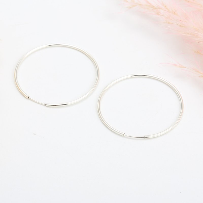 【Angel & Me】Simple small Circle s925 sterling silver earrings Birthday gift - ต่างหู - เงินแท้ สีเงิน