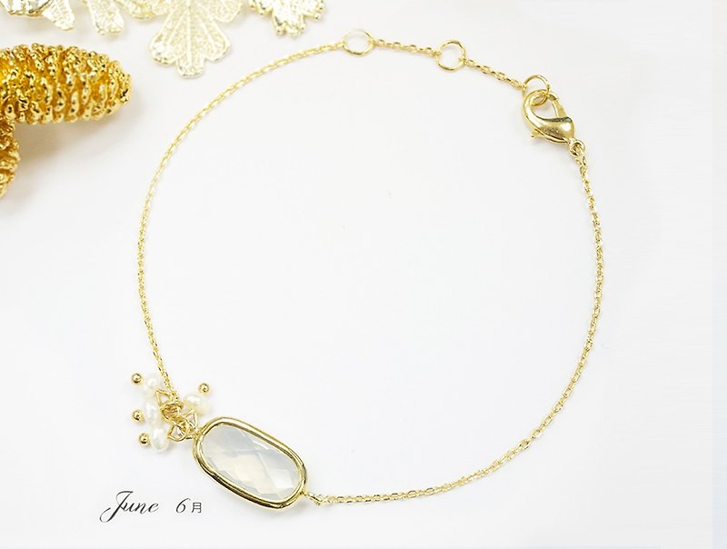 Edith & Jaz•Birthstone with Pearl Collection-White Opal Quartz Bracelet (Jun) - สร้อยข้อมือ - เครื่องเพชรพลอย ขาว