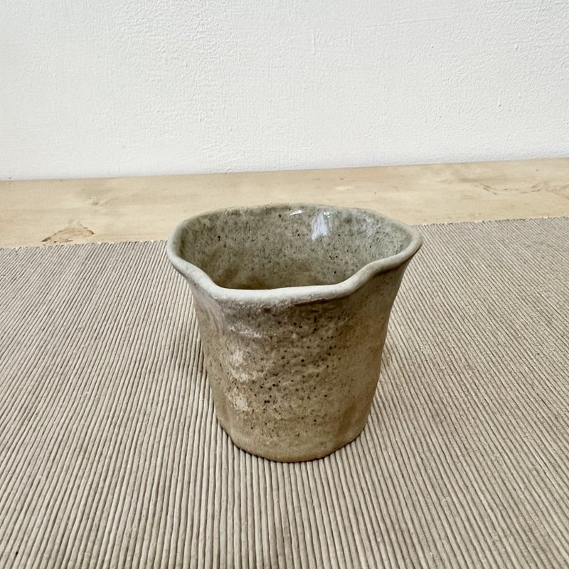 茶金 柴燒陶手工手捏杯 - 茶壺/茶杯/茶具 - 陶 金色