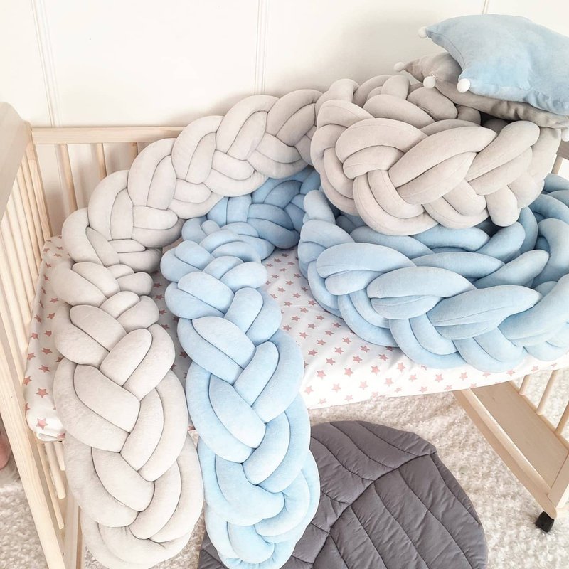 Braided crib  bumper.  Nursery crib bedding + Star pillow as a gift! - 嬰兒手鍊/飾品 - 棉．麻 