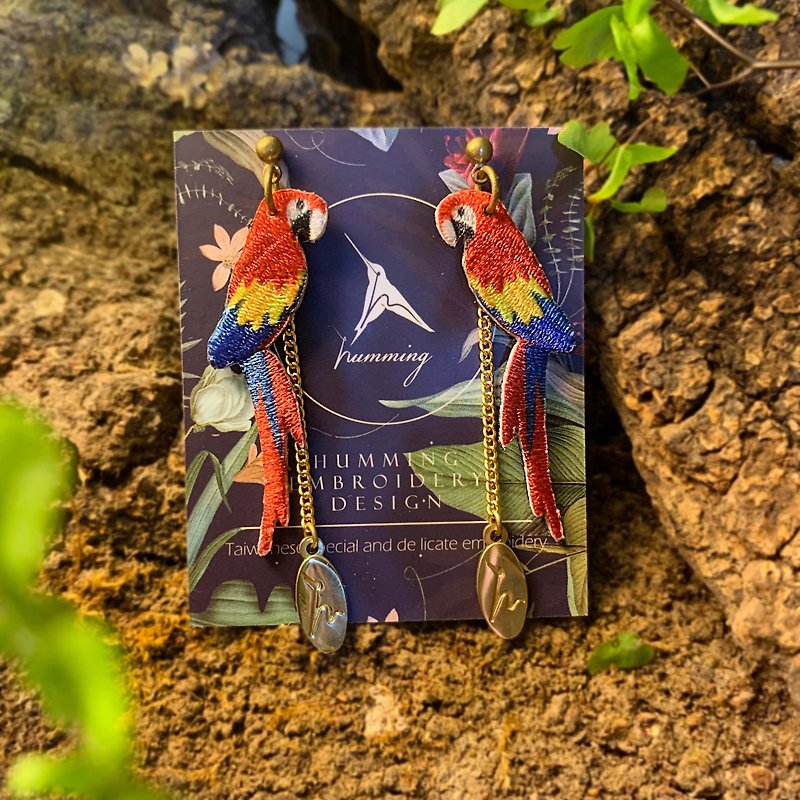 humming-  Scarlet Macaw / Bird /Embroidery earrings - ต่างหู - งานปัก สีแดง