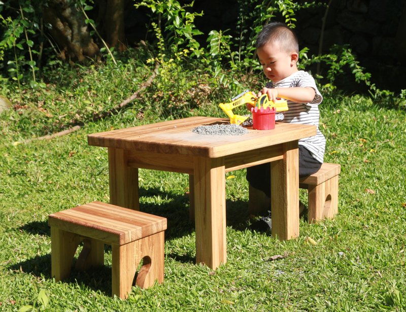 Small tail logs tables and chairs (one tables and two chairs) - Other Furniture - Wood Brown