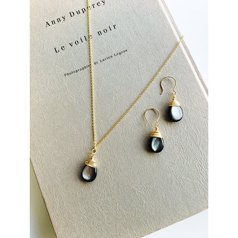 Wire accessories Black shell - Necklaces - Gemstone Black
