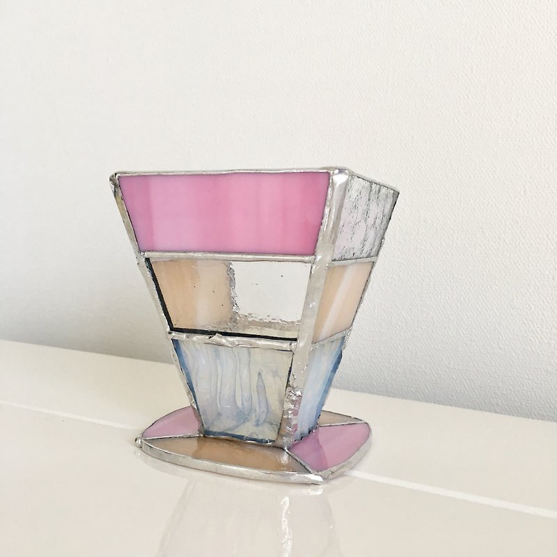 Holder Stand Daydream Pastel Pink Glass Bay View - Items for Display - Glass Pink