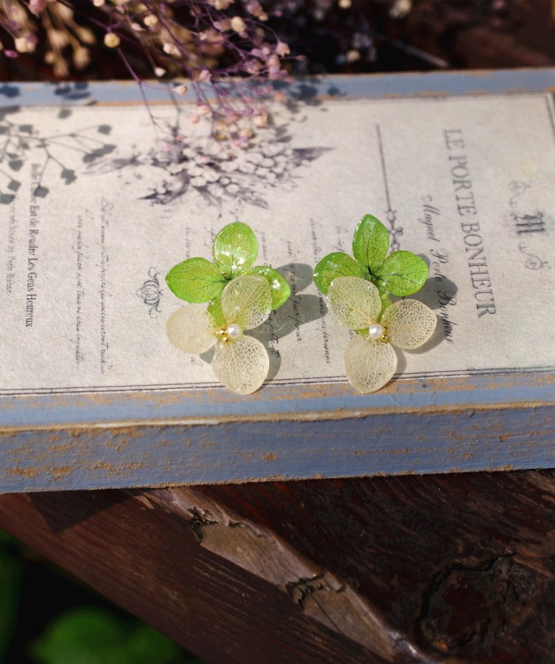 Sunflower Handmade Japanese Hydrangea Green and Yellow Leaf Veins Stacked 925 Sterling Silver Earrings Earrings - Earrings & Clip-ons - Plants & Flowers Green