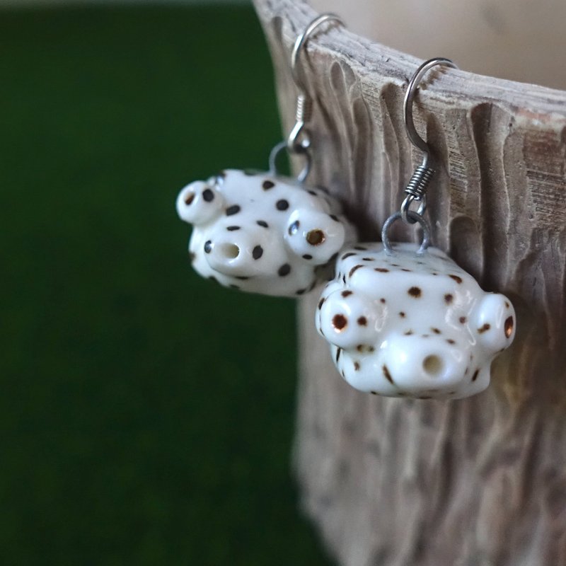 boxfish ceramics earrings - ต่างหู - ดินเผา ขาว