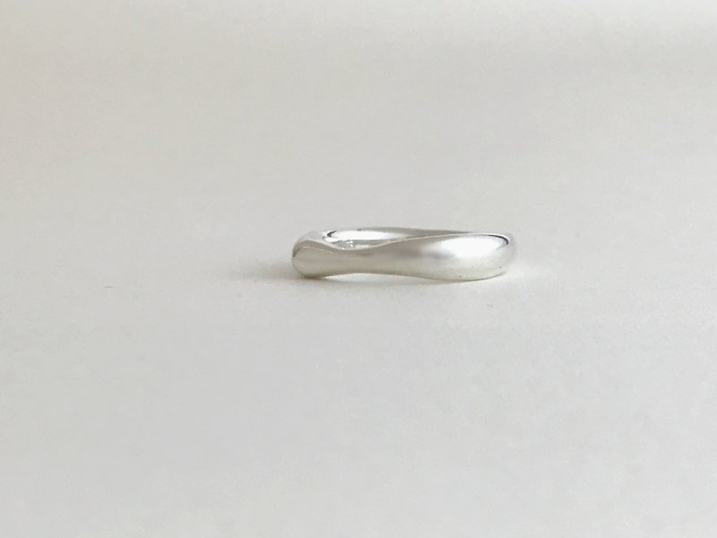 【Silver925】 Butter : ring　This ring is Silver color. - แหวนทั่วไป - โลหะ สีเงิน