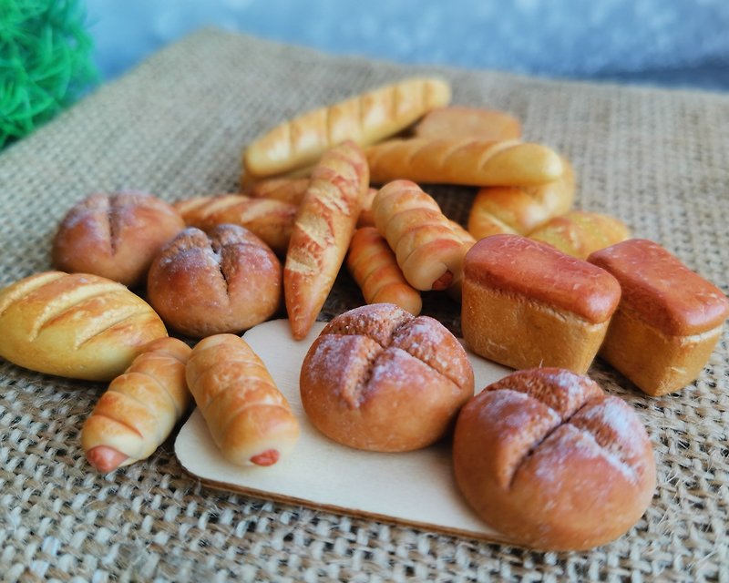 Miniature realistic bread 1/6: dollhouse bakery food, barbie food - Other - Clay Multicolor