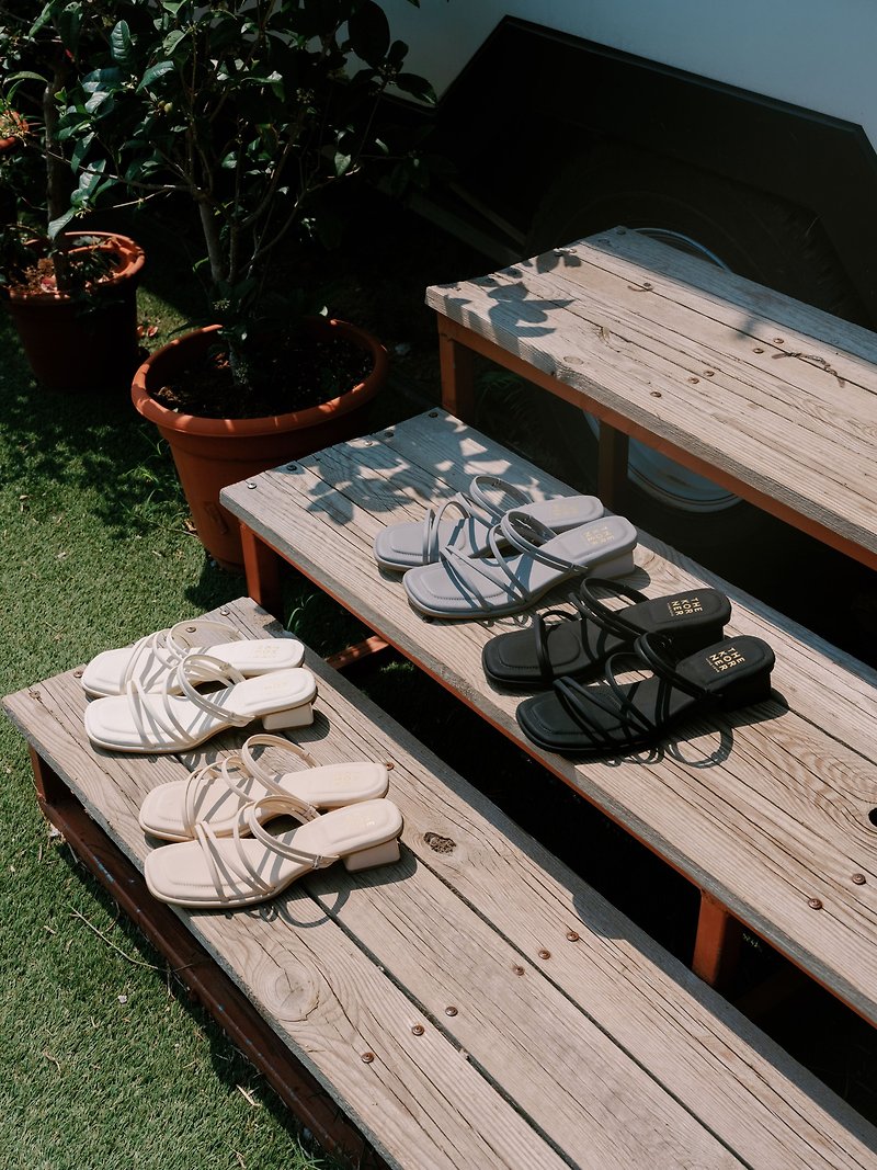 香港品牌 夏天首選 Kasual Sandals 涼鞋 淺灰色 - 涼鞋 - 環保材質 灰色