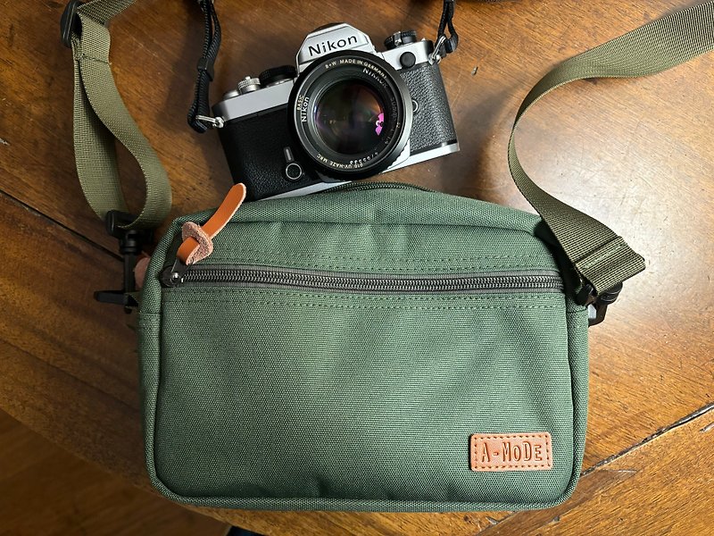 小小微單相機  軍綠  撞色 攝影 防水相機包 收納 側背包 腰包