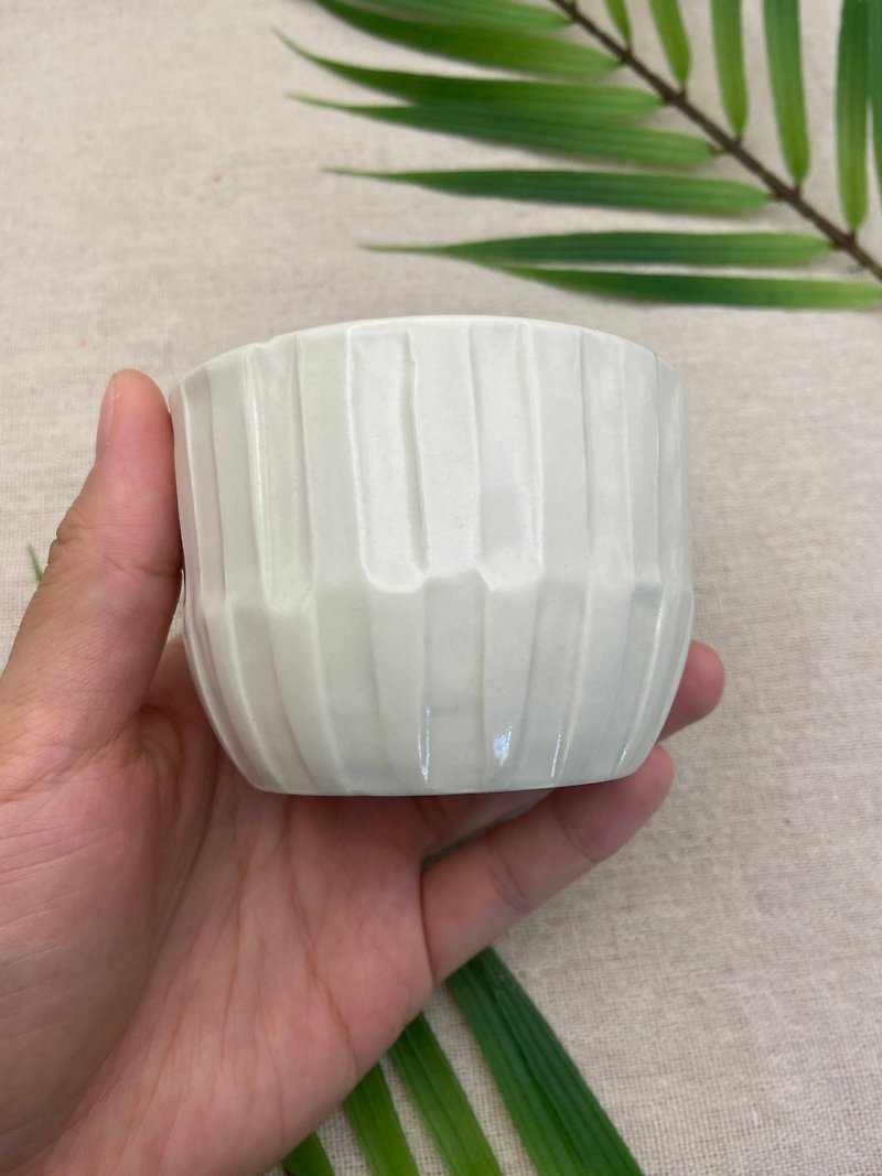 Ceramic engraved tea and rice bowl-double-layer staggered straight engraving-please confirm the size before subscripting - Bowls - Porcelain White