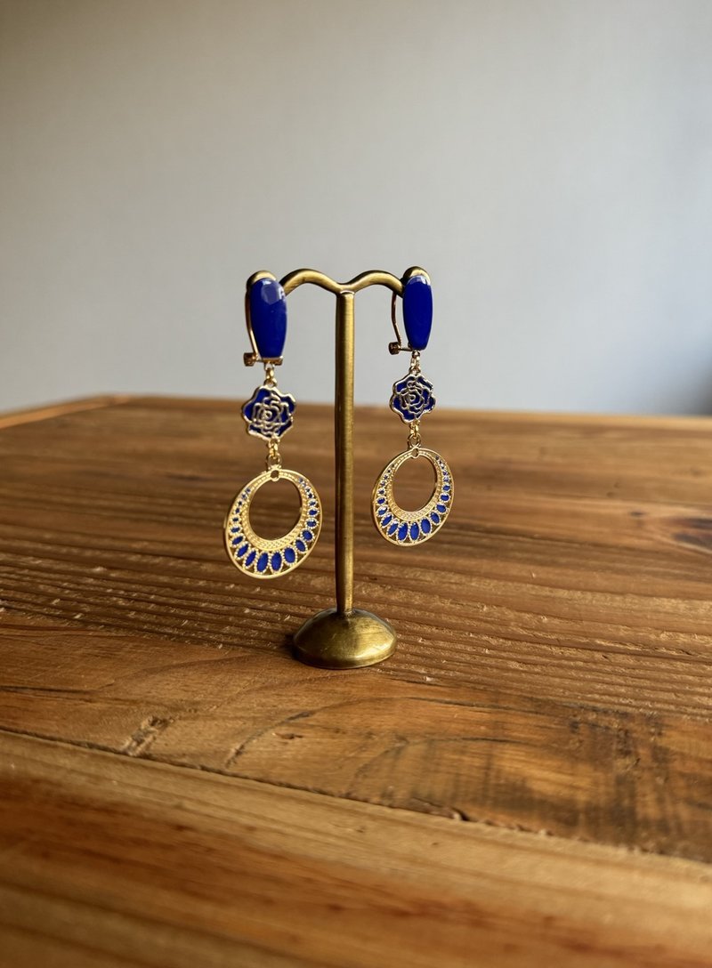 Gypsy-style rose large earrings _ earrings with anti-drop clip _royalblue_0057 - 耳環/耳夾/耳骨夾 - 其他金屬 藍色