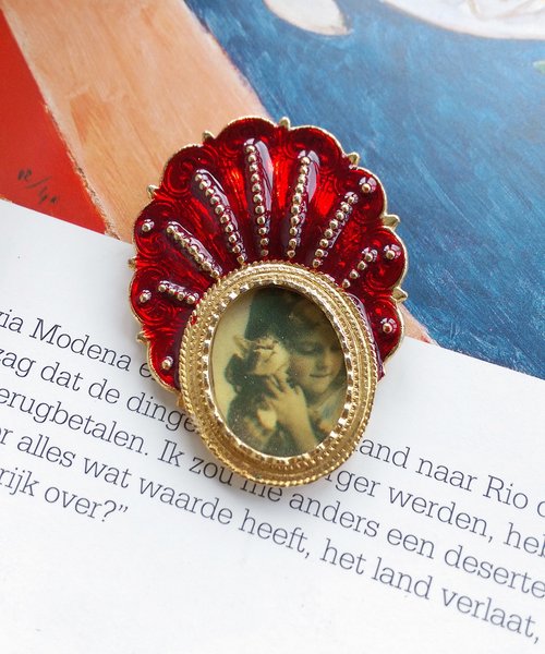 老時光角落 Vintage Jewelry 西洋古董飾品 厚實 雅緻 LMC 小相框 別針
