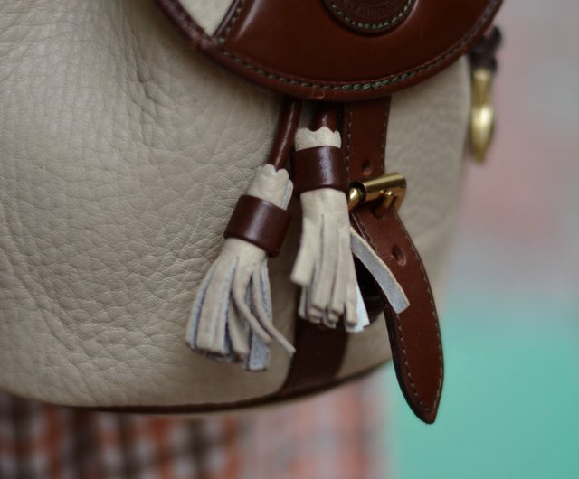 dooney&bourke ショルダーバッグ ベージュ×キャメル（bg010） 8835ddfdd68115dcb89b08366f8767