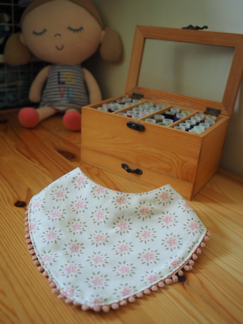 手作りのピンクと白の花柄の赤ちゃん/子供スカーフ - スタイ - コットン・麻 ピンク