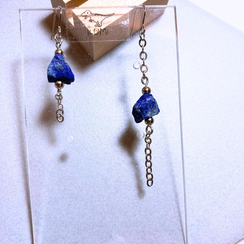 Irregular lapis lazuli raw ore earrings - ต่างหู - วัสดุอื่นๆ สีน้ำเงิน