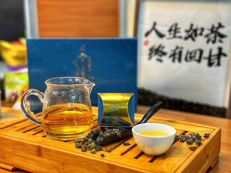 [Peace Manor] Lishan Tea Hand-picked Oolong Tea High Mountain Tea 300g Gift Box - Tea - Other Materials 