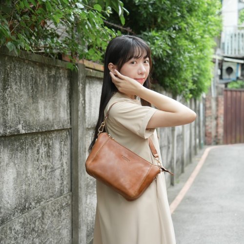 CALTAN DESIGN 【母親節禮物】率性半月 真皮斜揹包-5532 三色