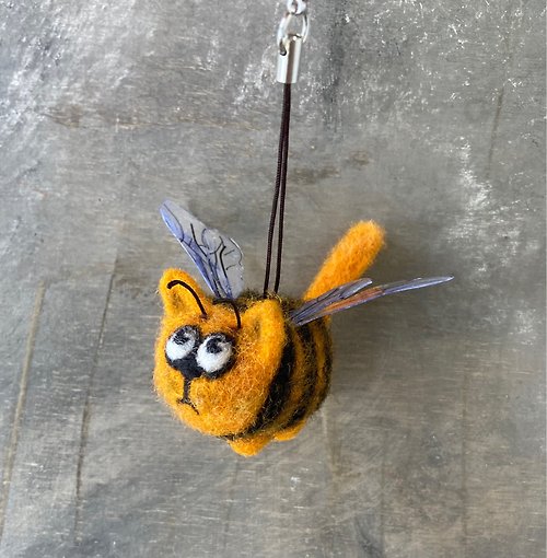 Feltedclouds 貓蜜蜂 3d 鑰匙扣手工針氈可愛包包吊飾帶翅膀的逗貓