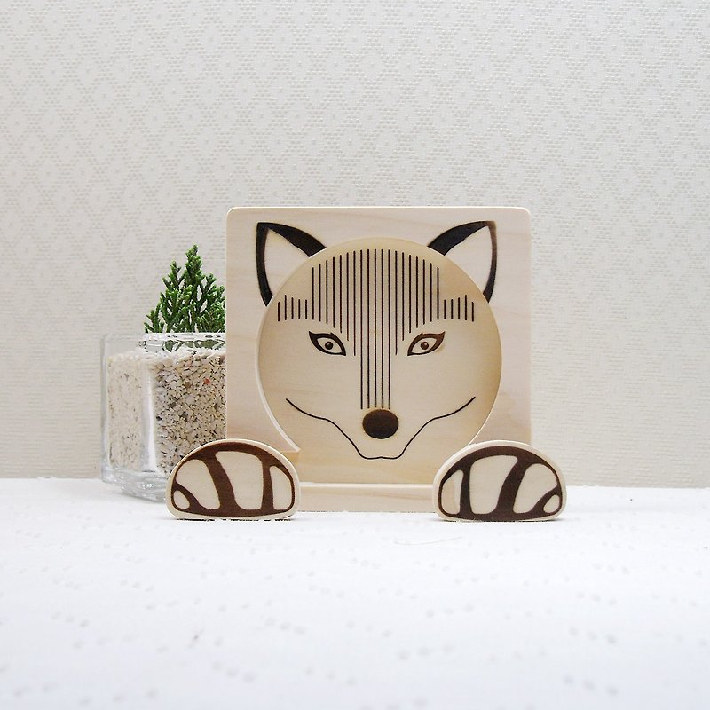 Fox Charming Discharge Eyes Solid Wood Phone Seat Seat Pad Business Card Holder Headphone Creative Storage Set Clip Holder Gift Customized Custom Name Commemorate Blessing Text - แม็กเน็ต - ไม้ สีนำ้ตาล