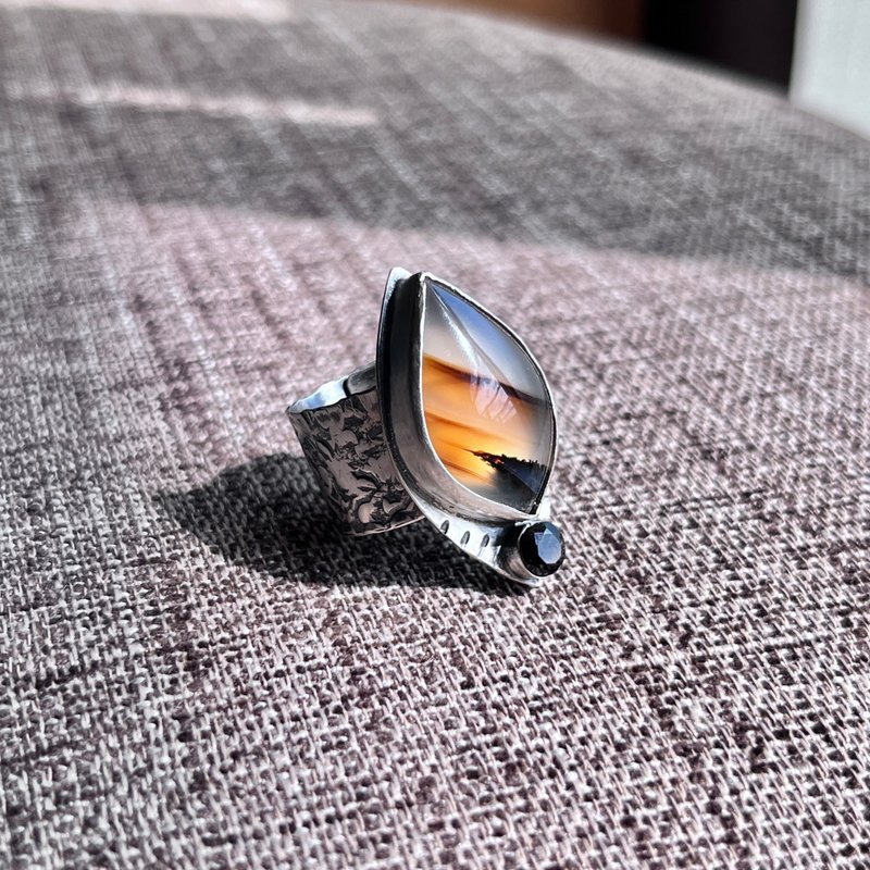 Montana Agate Gladiator Wide band Ring Oxidized Sterling Silver - แหวนทั่วไป - เงินแท้ สีเงิน